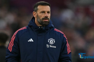 Hasil dan Jadwal Piala Liga Inggris: Debut Van Nistelrooy di Manchester United, Dua Wakil Premier League Lolos dengan Susah Payah