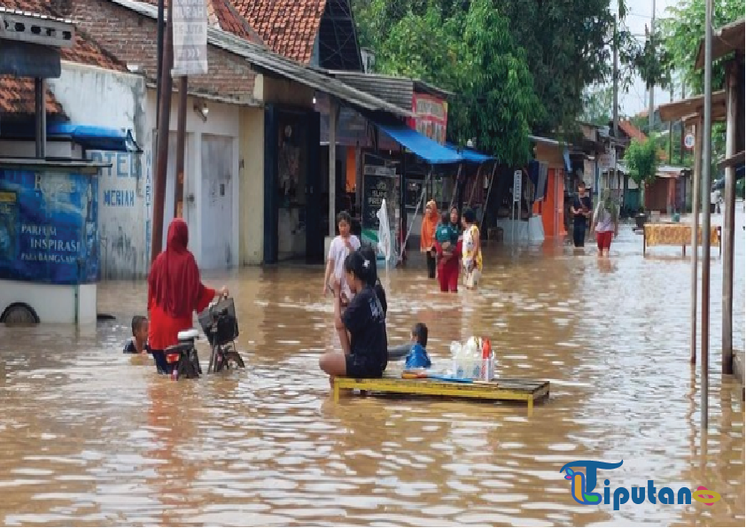 Banjir Mengerikan di Cirebon Genangi Ratusan Rumah dan Sekolah