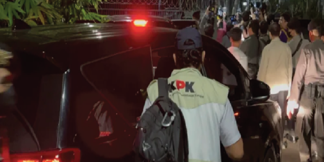 KPK Geledah Rumah Djan Faridz Selama 5 Jam, Bawa 3 Koper Penuh Barang Bukti