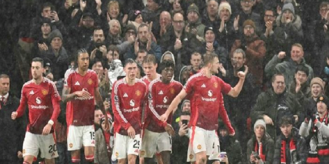 Hasil Liga Inggris - Man United Menang Telak Usai Blunder Konyol, Lawan Buang Peluang dengan Elkan Baggott