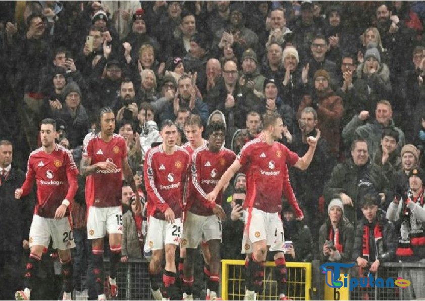 Hasil Liga Inggris - Man United Menang Telak Usai Blunder Konyol, Lawan Buang Peluang dengan Elkan Baggott