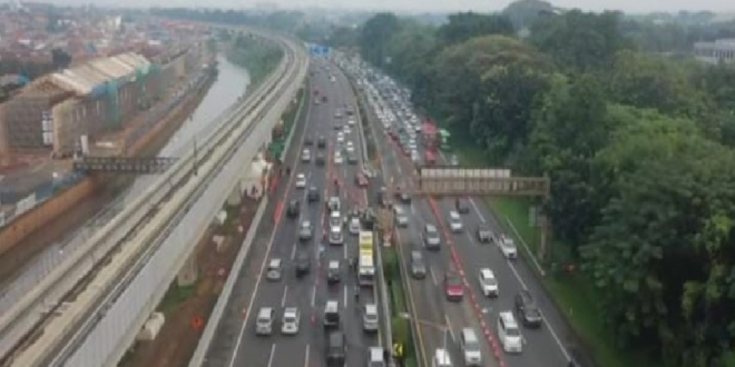 Kondisi Lalu Lintas di Tol Arah Jakarta: TMII Menuju Halim-Cawang