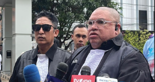 Razman-Firdaus Mencari Dukungan Setelah Insiden Injak Meja di Pengadilan