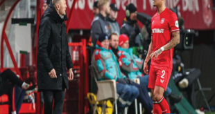 Twente Menang, Pertahanan Hilgers dan Rekan-Rekan Dipuji Pelatih
