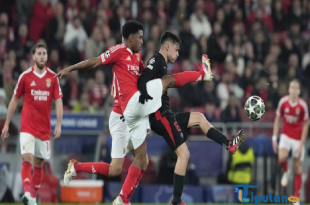 Benfica vs Barcelona Masih Imbang 0-0, Cubarsí Dikartu Merah