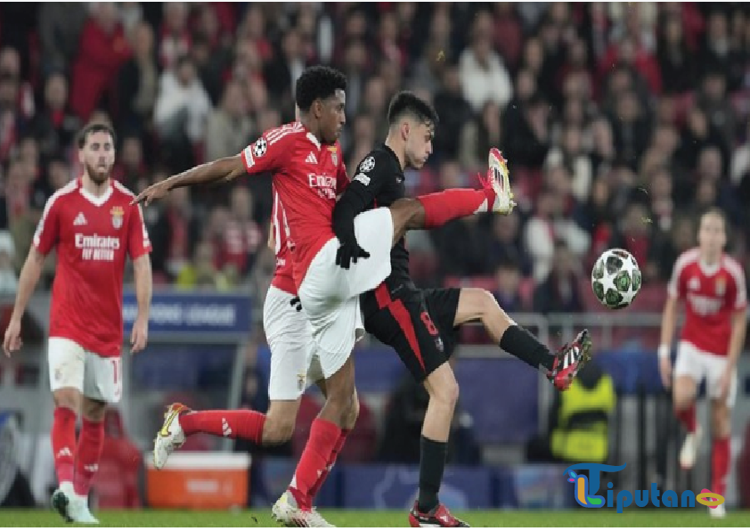 Benfica vs Barcelona Masih Imbang 0-0, Cubarsí Dikartu Merah