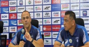 Laga Persita vs PSS Sleman, Fabio Lefundes Minta Pemain Lebih Tenang di Depan Gawang