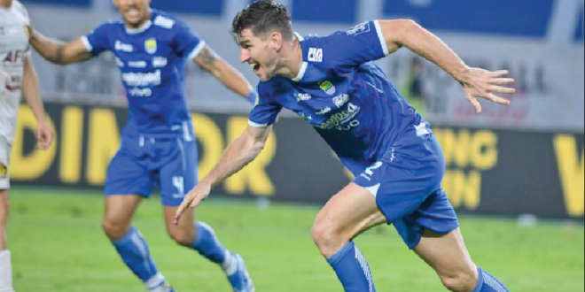 Persib Bangkit, Nick Kuipers Sebut Kekalahan dari Persebaya sebagai Hari Sial