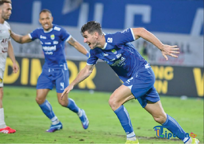 Persib Bangkit, Nick Kuipers Sebut Kekalahan dari Persebaya sebagai Hari Sial