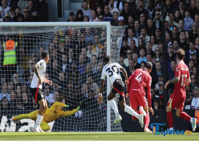 Babak Pertama, Fulham Bantai Liverpool 3-1
