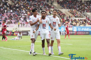Egy Tampil Gemilang, Yakob Sayuri Terus Berusaha Curi Perhatian Patrick Kluivert