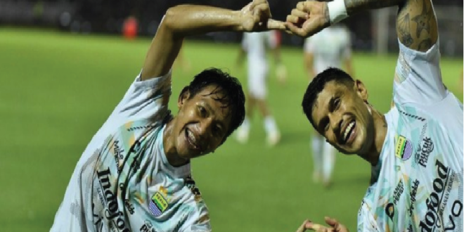 Persib di Puncak, PSS Terpuruk: Maung Bandung Tampil Tanpa Ampun