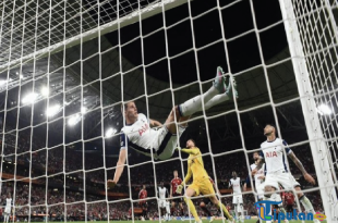 Aksi Penyelamatan Emas 'The Flying Dutchman' Micky van de Ven