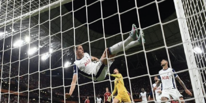Aksi Penyelamatan Emas 'The Flying Dutchman' Micky van de Ven