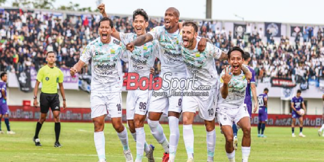 Bojan Hodak Tetap Bangga Meski Persib Hanya Berbagi Poin dengan Persita