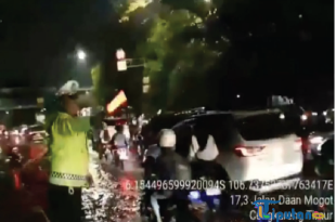 Genangan di Jalan Daan Mogot Akibat Hujan Deras Mulai Surut Secara Bertahap