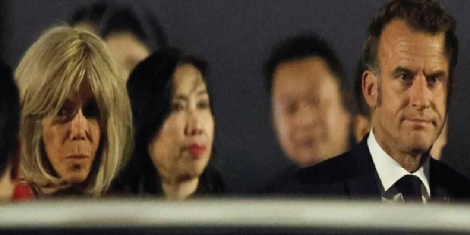 Insiden Macron dan Istrinya di Pesawat Jadi Sorotan Usai Tiba di Vietnam