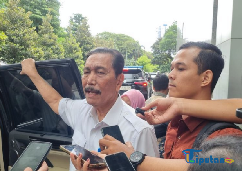 Luhut Sebut Pihak yang Minta Wapres Gibran Dicopot Bersikap Tidak Santun