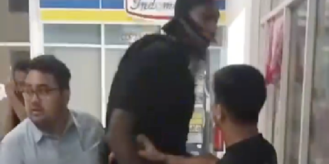 Momen Penangkapan Jarred Shaw Terkait Kasus Ganja: Sempat Teriak 'Help'