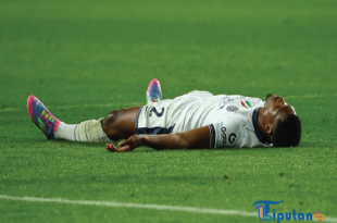 Penampilan Impresif Denzel Dumfries Bikin Barcelona Kewalahan di Liga Champions