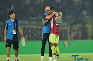 Persib Kehilangan Dua Pemain Asing, Apakah Giliran Pelatih Berikutnya?