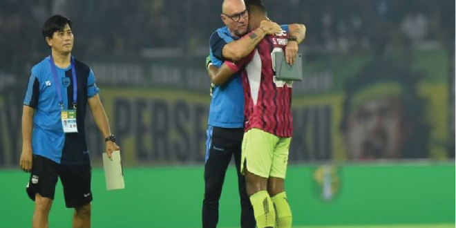 Persib Kehilangan Dua Pemain Asing, Apakah Giliran Pelatih Berikutnya?