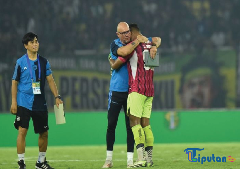 Persib Kehilangan Dua Pemain Asing, Apakah Giliran Pelatih Berikutnya?