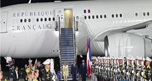 Presiden Prancis Macron Tiba di Indonesia, Disambut oleh Menhan dan Menlu