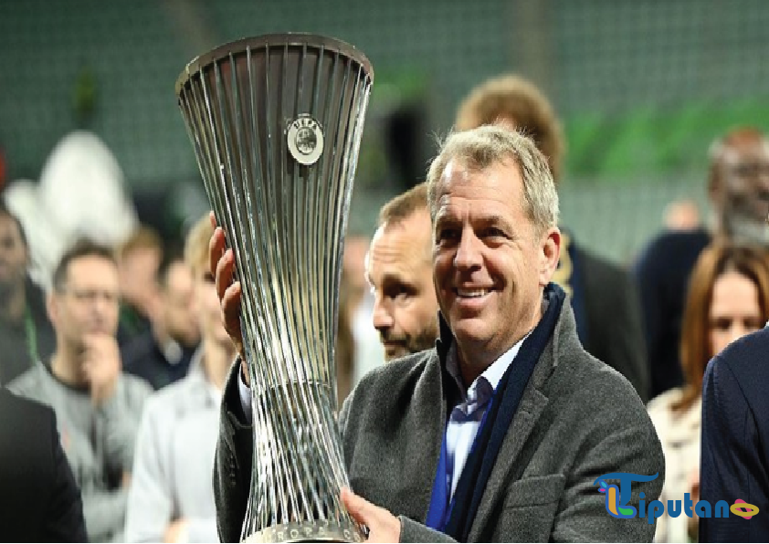Setelah Rp30,7 Triliun dan 1.201 Hari, Trofi Pertama Akhirnya Datang untuk Pemilik Chelsea