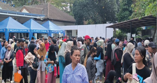 Antrean Akta Kelahiran untuk Daftar Sekolah Berujung Kericuhan