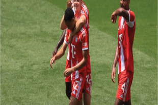 Bayern vs Auckland: Die Roten Hujani Gol, Menang Telak 10-0!