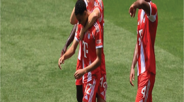 Bayern vs Auckland: Die Roten Hujani Gol, Menang Telak 10-0!