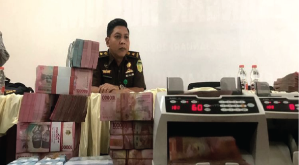 Kakak Mantan Bupati Blitar Serahkan Uang Pengganti Kerugian Negara Rp 1,1 Miliar ke Kejaksaan