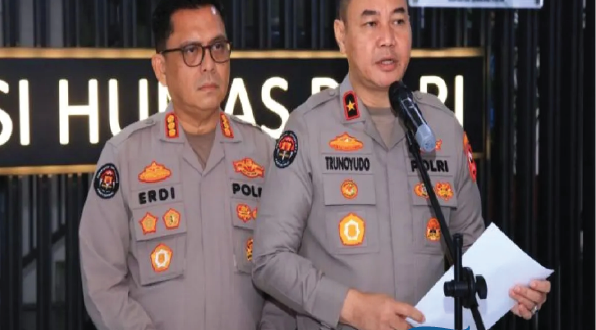 Kemarin: Polri Mutasi 706 Personel, Kementerian LHK Tutup 9 Lokasi Ilegal