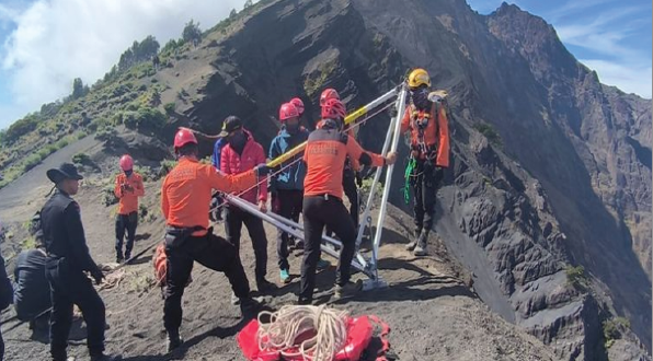 Pendaki Asal Brasil Terjatuh di Gunung Rinjani, Seberapa Ekstrem Medan Pendakiannya?