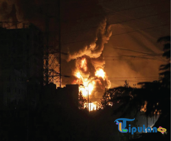 Potret Kehidupan Warga Teheran Saat Jet-jet Tempur Israel Melintas di Langit
