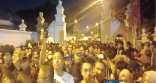 Ribuan Warga Ramaikan Tradisi Mubeng Beteng di Keraton Yogyakarta