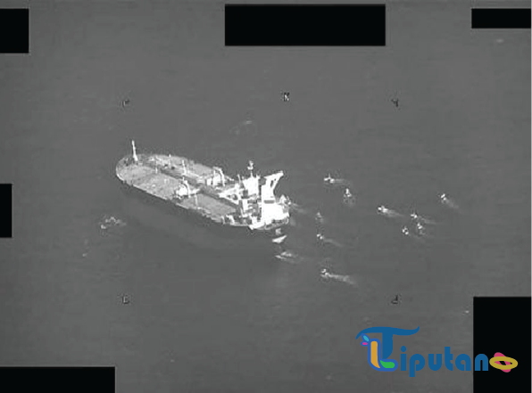 Tiga Kapal Tanker Bertabrakan di Dekat Selat Hormuz, UEA Lakukan Evakuasi Awak Kapal