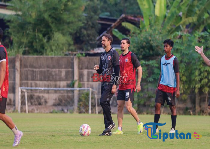 Mauricio Souza Isyaratkan Kehadiran Tiga Pemain Asing Baru di Persija