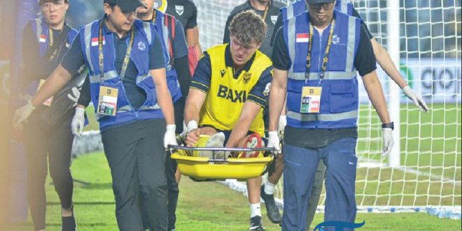 Respons Pelatih Arema FC Setelah Insiden Paulinho Menginjak Kaki Ole Romeny yang Berujung Cedera