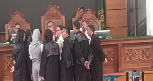 Tensi Memanas! Adu Mulut Nikita Mirzani dan Reza Gladys Warnai Ruang Sidang