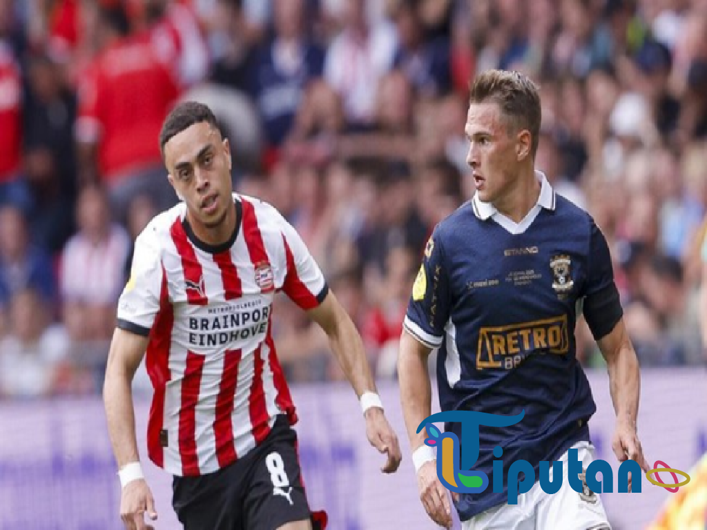 Dean James Cemerlang dengan Assist, Go Ahead Eagles Tumbang di Tangan PSV