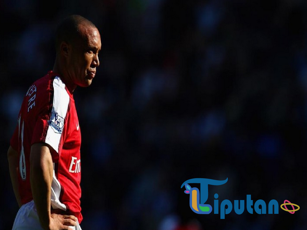 Deretan Bintang Sepakbola yang Pernah Membela MU dan Arsenal