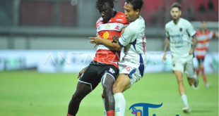 Duel Ketat di Lapangan, Madura United dan Persita Tangerang Berbagi Poin