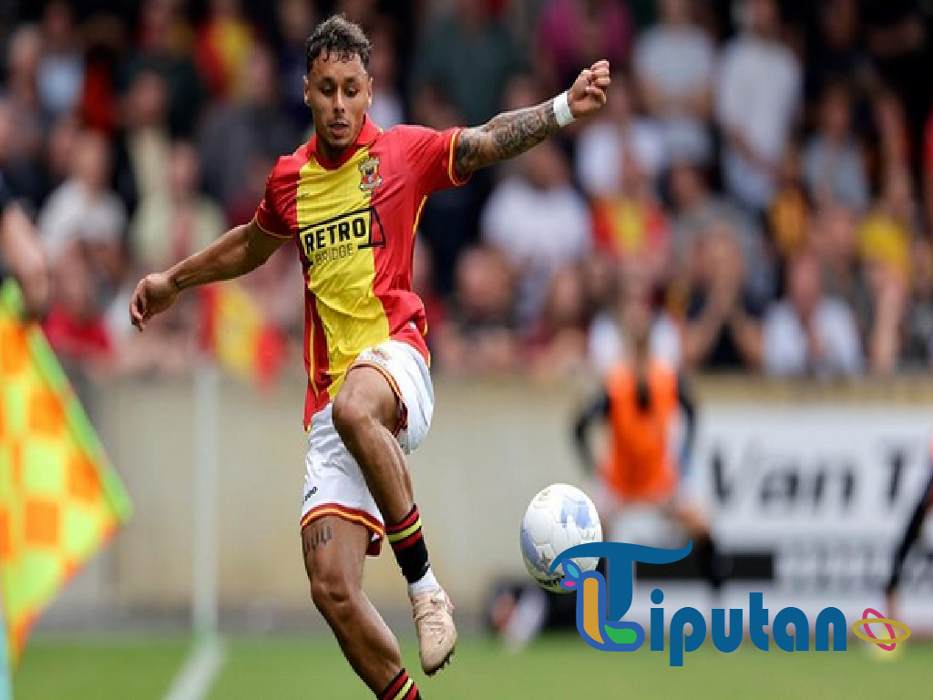 Go Ahead Eagles Tahan Imbang Ajax 2-2, Dean James Tampil Sebagai Starter