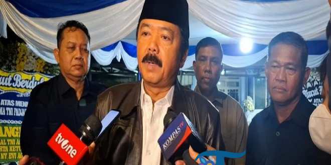 Hadi Tjahjanto Terpukul Kabar Gugurnya Marsma Fajar Saat Melayat ke Rumah Duka