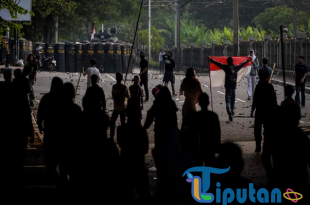 Kericuhan Demo 25 Agustus: Kendaraan Terbakar, Pos Polisi Rusak Parah
