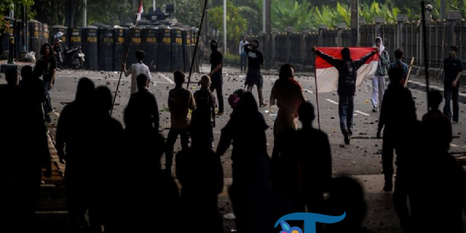 Kericuhan Demo 25 Agustus: Kendaraan Terbakar, Pos Polisi Rusak Parah