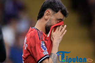 Meme Tendangan Penalti Bruno Fernandes Nyasar ke Segala Penjuru