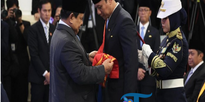 Presiden Prabowo Anugerahkan Bintang Mahaputera Utama kepada Menko AHY